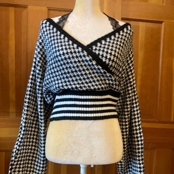 Lace Strap Batwing Sleeve Sweater - Picture 14 of 16